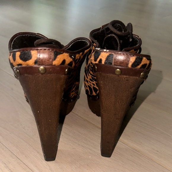 Sam Edelman Cheetah Print Mules | Size 9 - Picture 4 of 7